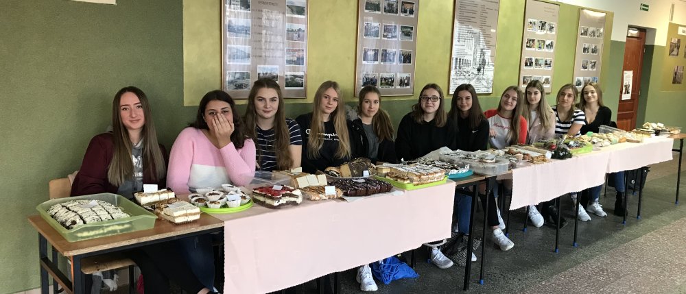 Szkolny Kiermasz Ciast Świątecznych